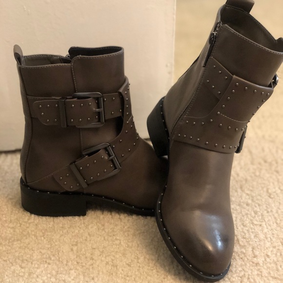 Charles by Charles David Booties, NEW Size 7.5 - Picture 2 of 2
